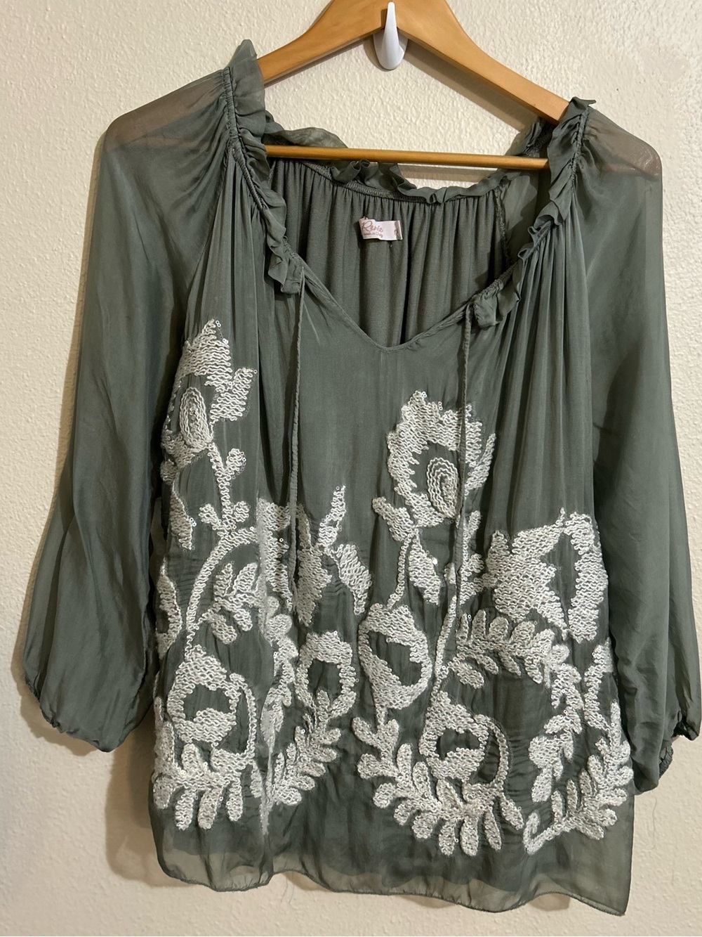 Renee Made in Italy Embroidered Blouse Women’s Size Medium